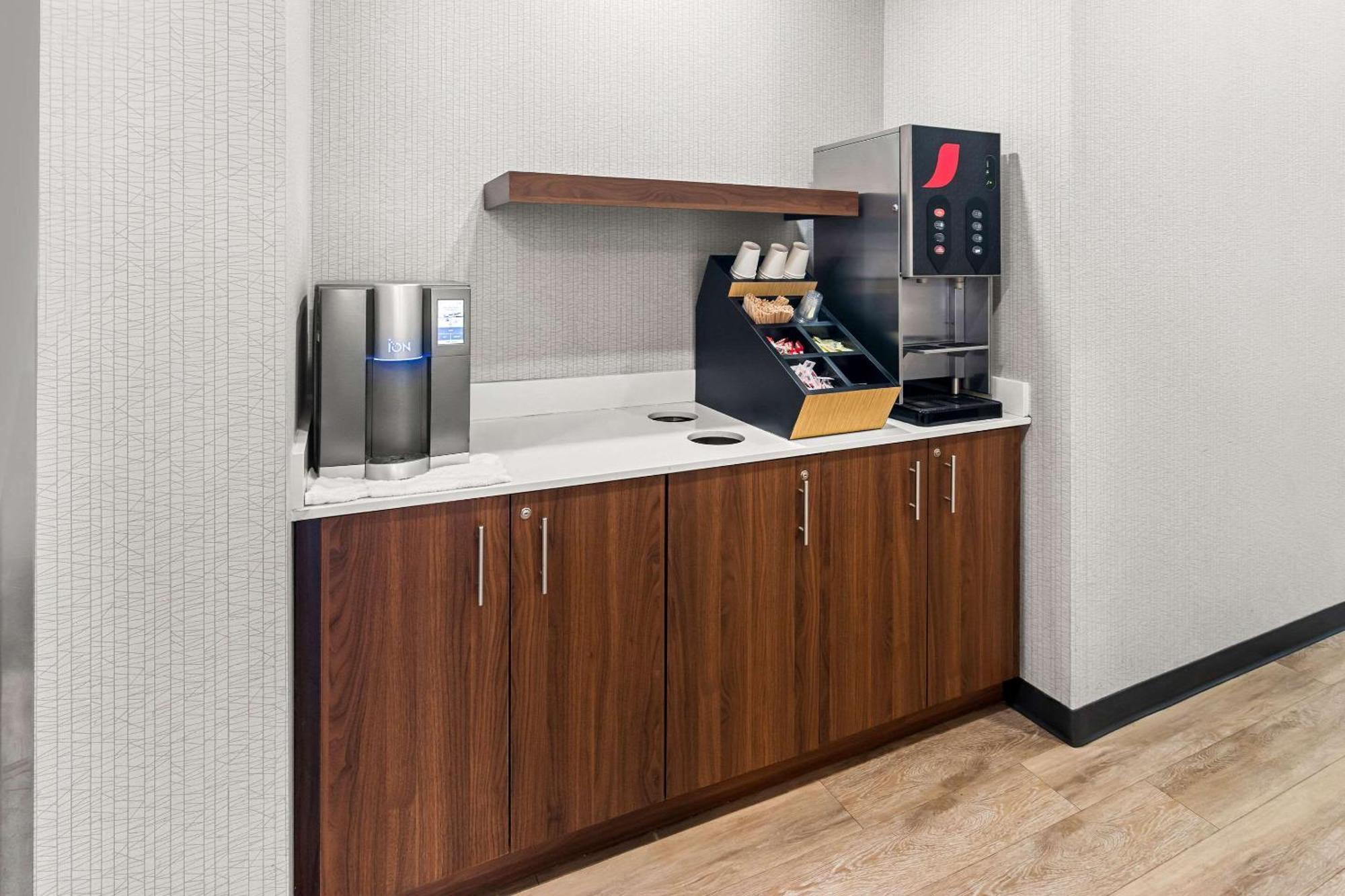 Park Inn By Radisson, Kelowna Eksteriør bilde